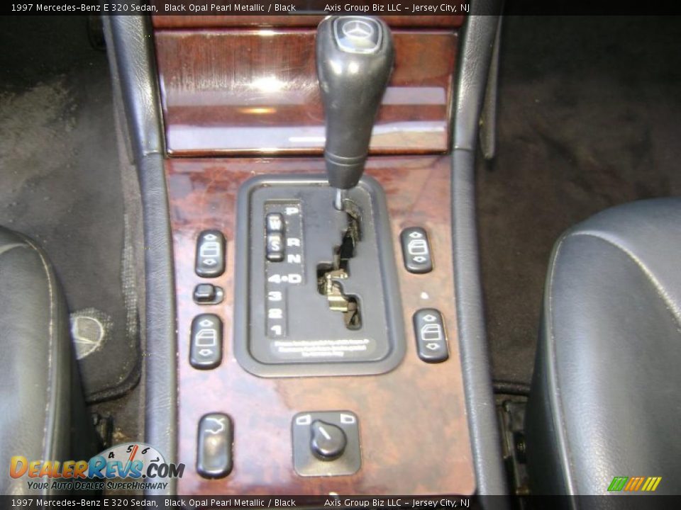 1997 Mercedes-Benz E 320 Sedan Black Opal Pearl Metallic / Black Photo #19