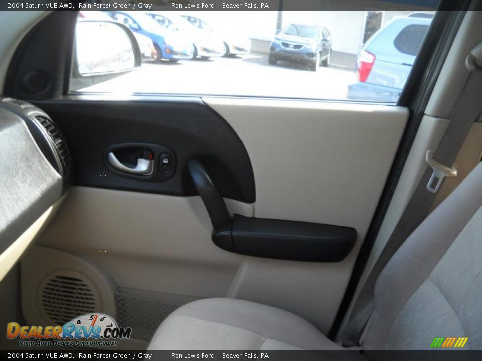2004 Saturn VUE AWD Rain Forest Green / Gray Photo #8