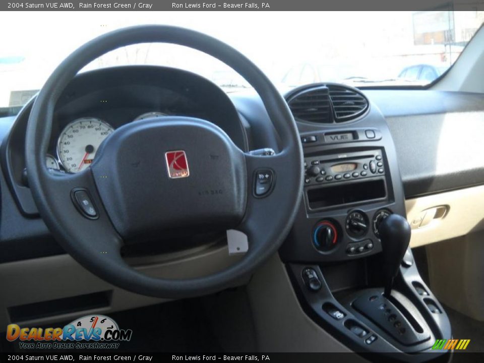 2004 Saturn VUE AWD Rain Forest Green / Gray Photo #11