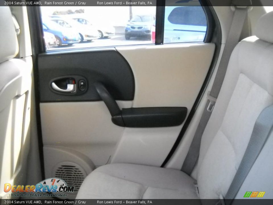 2004 Saturn VUE AWD Rain Forest Green / Gray Photo #12