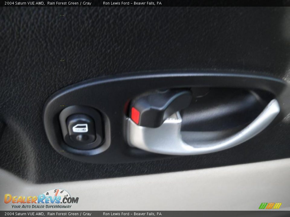 2004 Saturn VUE AWD Rain Forest Green / Gray Photo #21