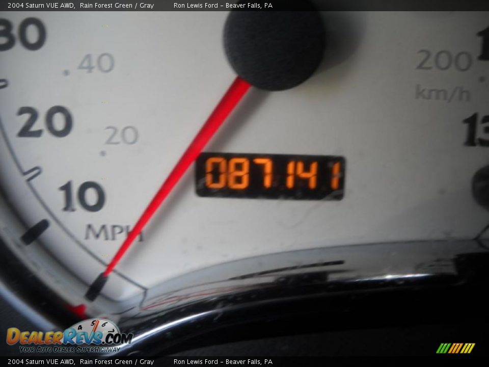 2004 Saturn VUE AWD Rain Forest Green / Gray Photo #25