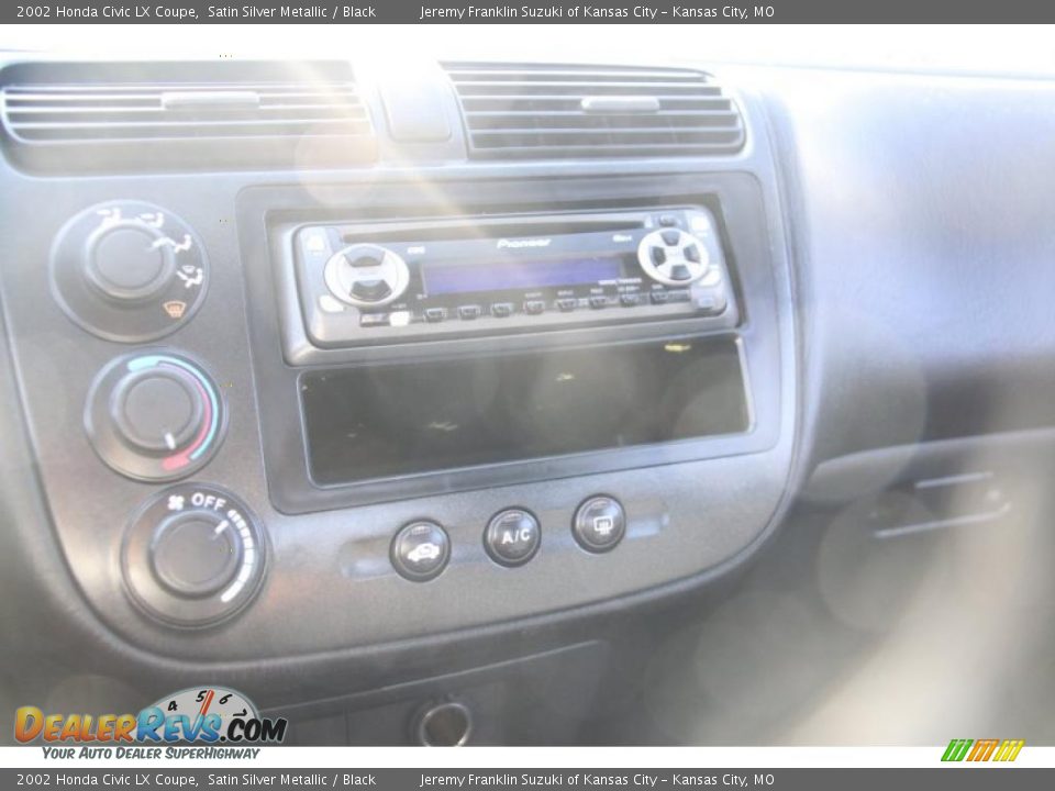 2002 Honda Civic LX Coupe Satin Silver Metallic / Black Photo #12