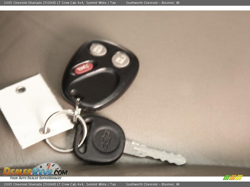 2005 Chevrolet Silverado 2500HD LT Crew Cab 4x4 Summit White / Tan Photo #11