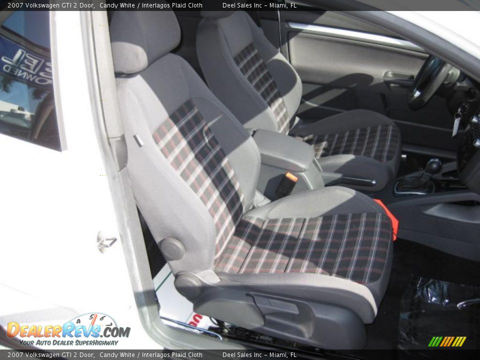 2007 Volkswagen GTI 2 Door Candy White / Interlagos Plaid Cloth Photo #10
