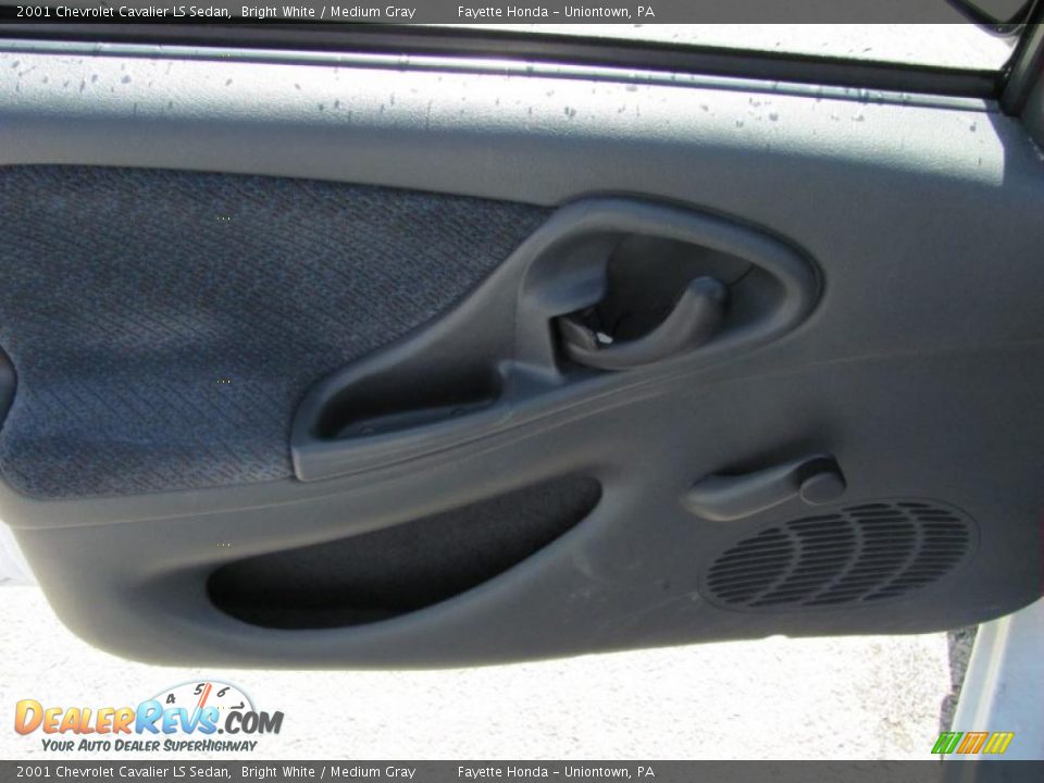 2001 Chevrolet Cavalier LS Sedan Bright White / Medium Gray Photo #14