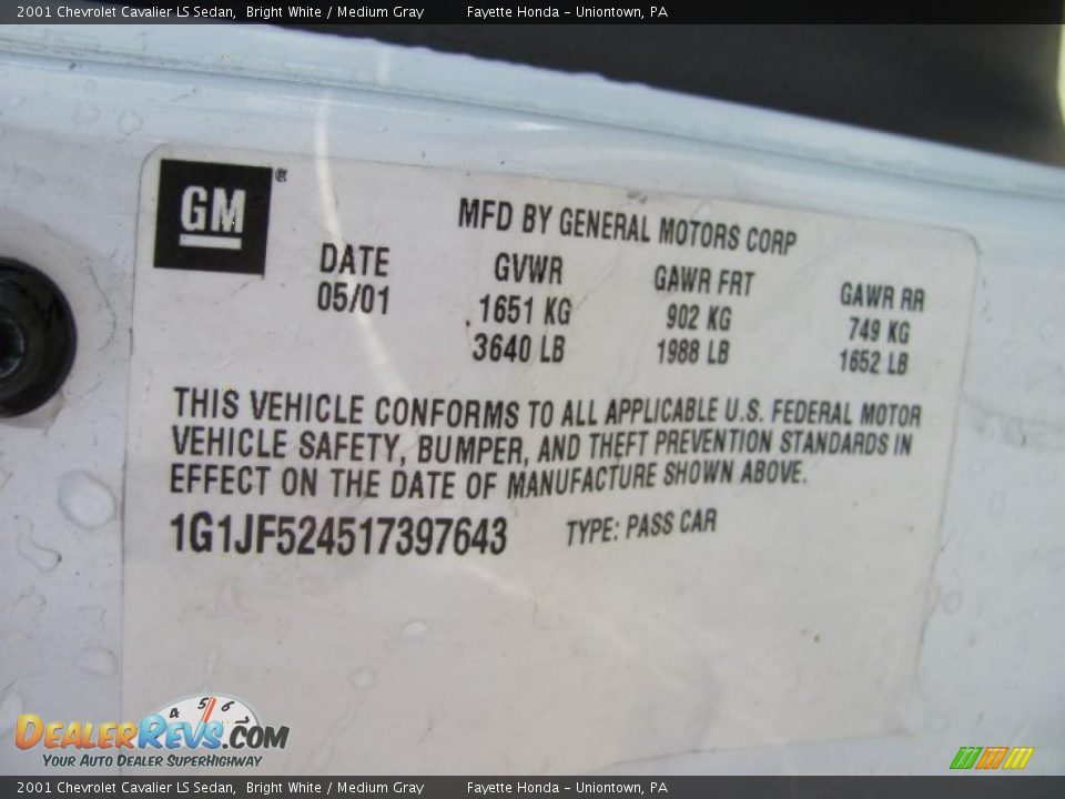 2001 Chevrolet Cavalier LS Sedan Bright White / Medium Gray Photo #18