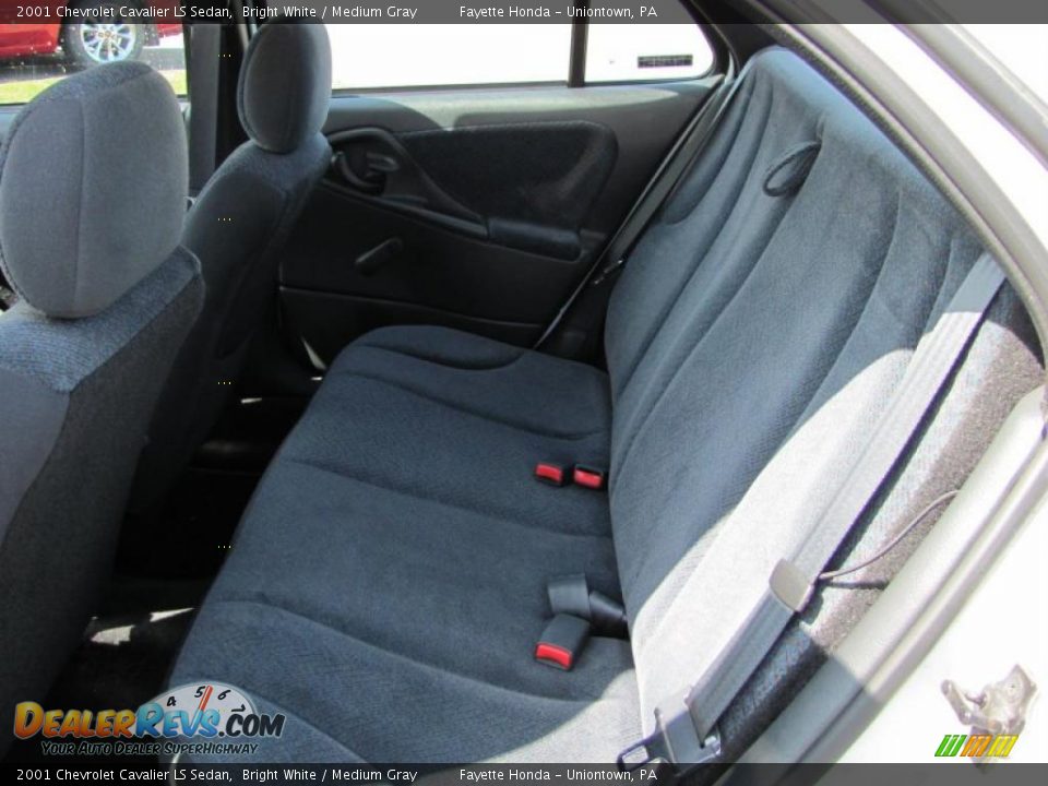 2001 Chevrolet Cavalier LS Sedan Bright White / Medium Gray Photo #19