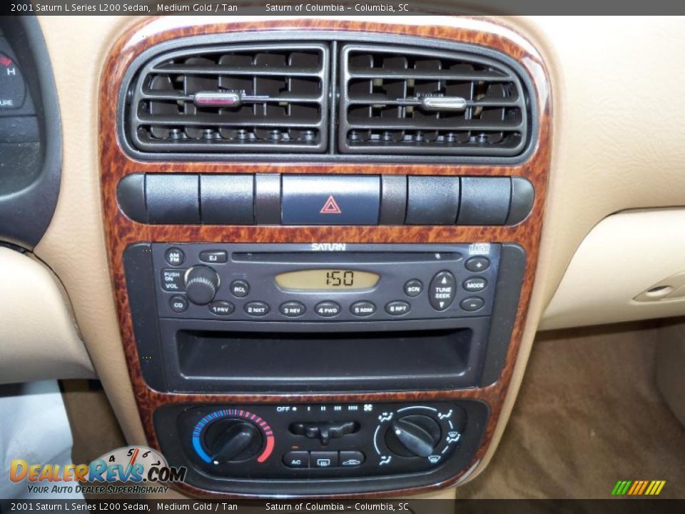 2001 Saturn L Series L200 Sedan Medium Gold / Tan Photo #30
