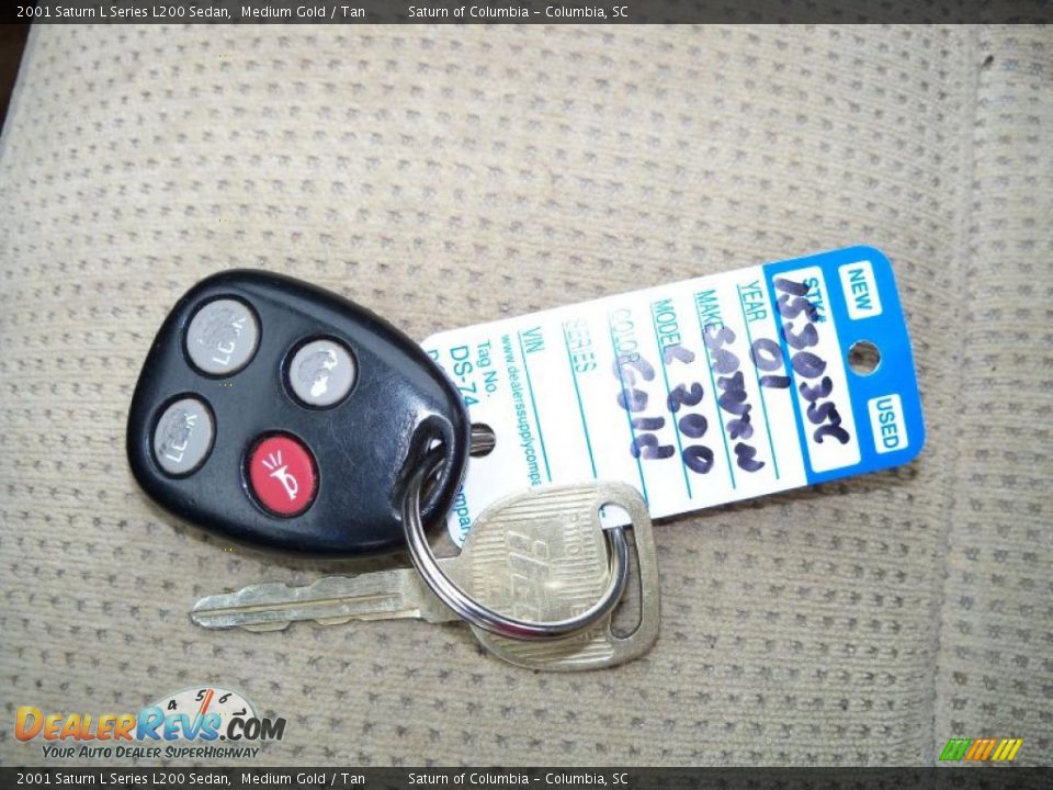 2001 Saturn L Series L200 Sedan Medium Gold / Tan Photo #32
