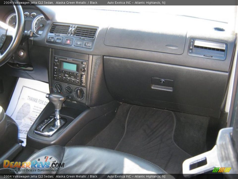 2004 Volkswagen Jetta GLS Sedan Alaska Green Metallic / Black Photo #8