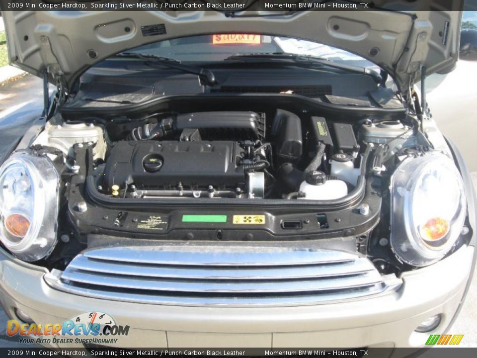 2009 Mini Cooper Hardtop Sparkling Silver Metallic / Punch Carbon Black Leather Photo #17