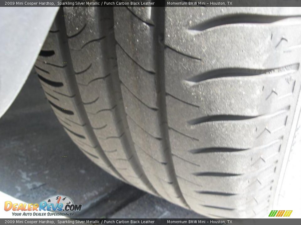 2009 Mini Cooper Hardtop Sparkling Silver Metallic / Punch Carbon Black Leather Photo #19