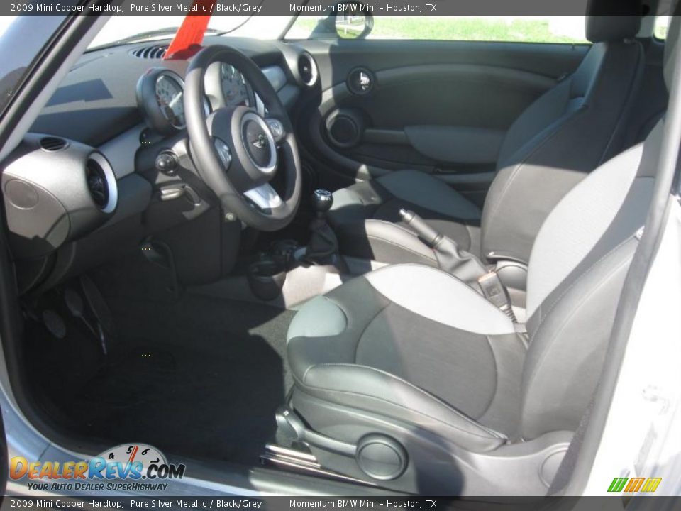 2009 Mini Cooper Hardtop Pure Silver Metallic / Black/Grey Photo #12