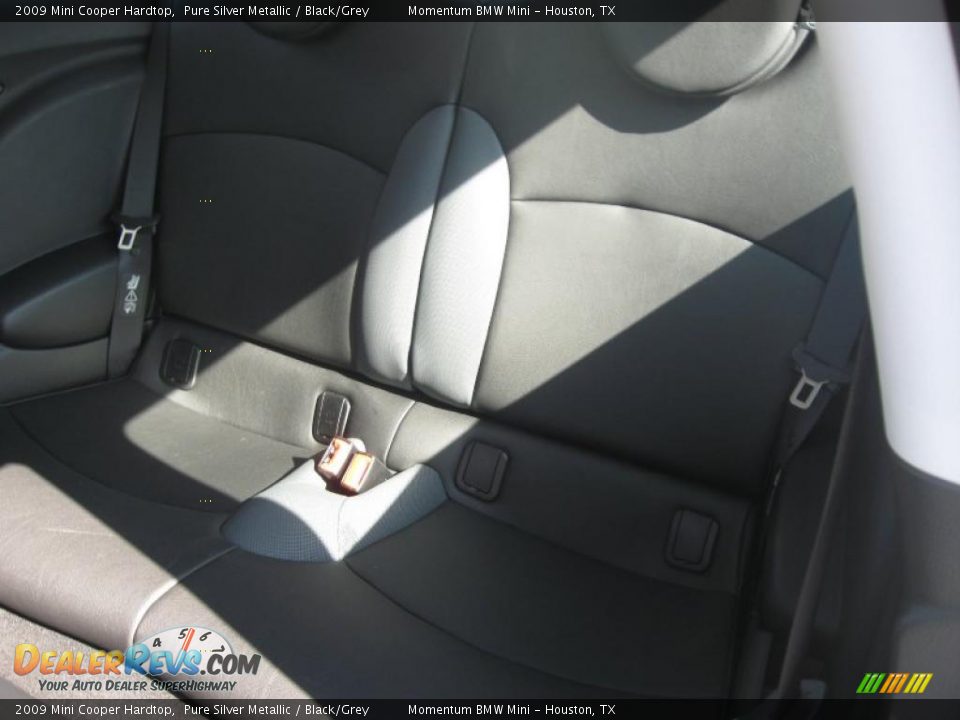 2009 Mini Cooper Hardtop Pure Silver Metallic / Black/Grey Photo #19