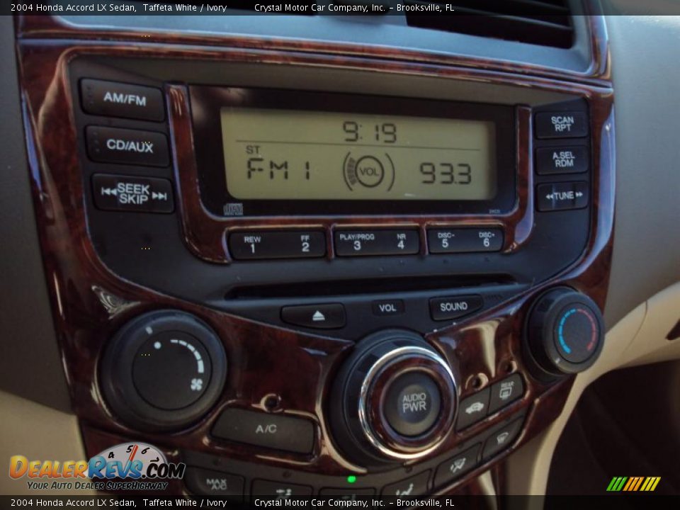 2004 Honda Accord LX Sedan Taffeta White / Ivory Photo #19