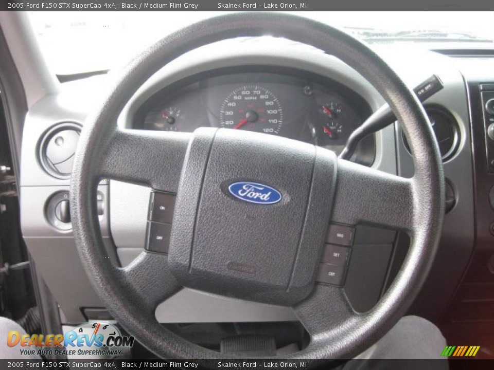 2005 Ford F150 STX SuperCab 4x4 Black / Medium Flint Grey Photo #28