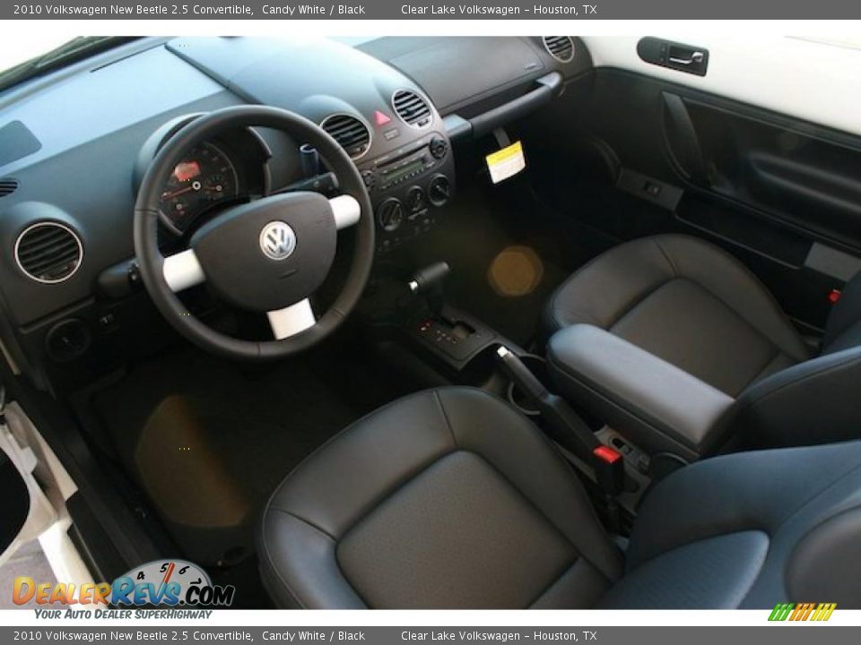 2010 Volkswagen New Beetle 2.5 Convertible Candy White / Black Photo #18