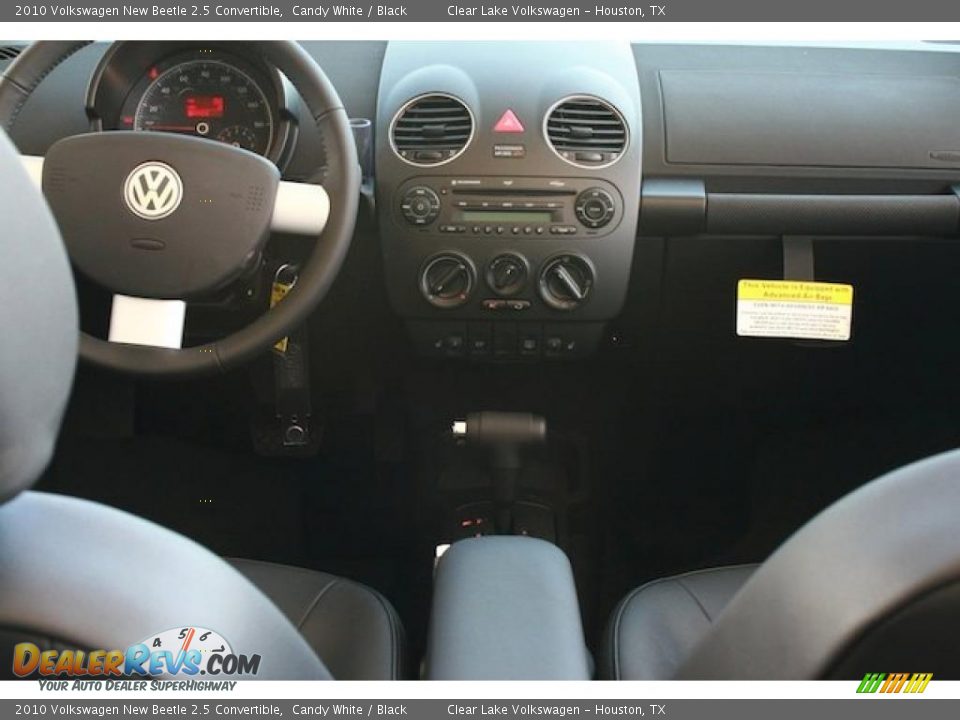 2010 Volkswagen New Beetle 2.5 Convertible Candy White / Black Photo #23