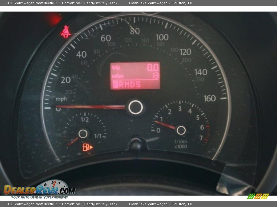 2010 Volkswagen New Beetle 2.5 Convertible Candy White / Black Photo #24