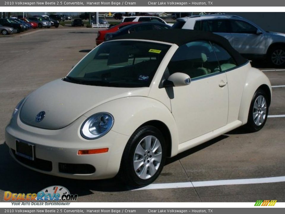 2010 Volkswagen New Beetle 2.5 Convertible Harvest Moon Beige / Cream Photo #4