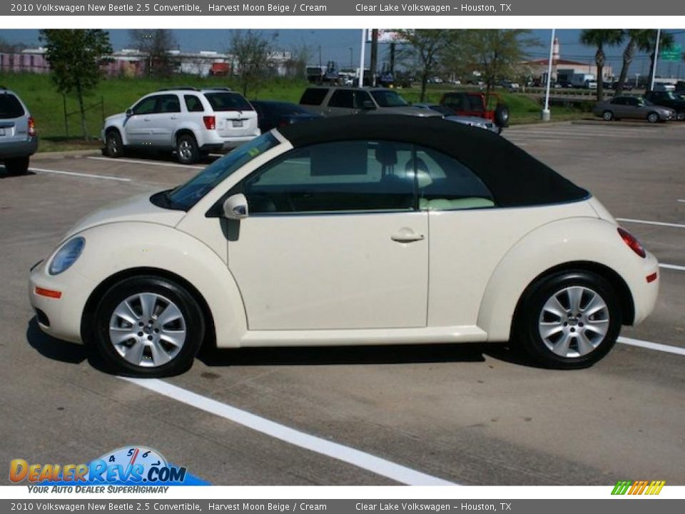 2010 Volkswagen New Beetle 2.5 Convertible Harvest Moon Beige / Cream Photo #5