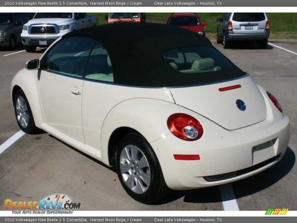 2010 Volkswagen New Beetle 2.5 Convertible Harvest Moon Beige / Cream Photo #7
