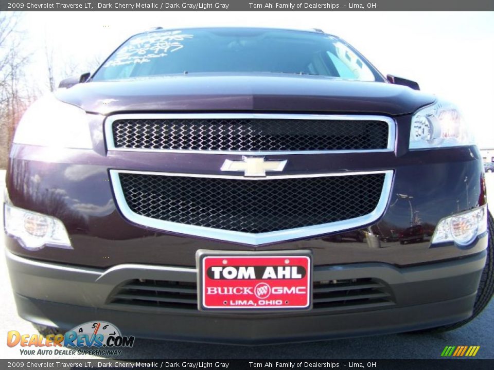 2009 Chevrolet Traverse LT Dark Cherry Metallic / Dark Gray/Light Gray Photo #3