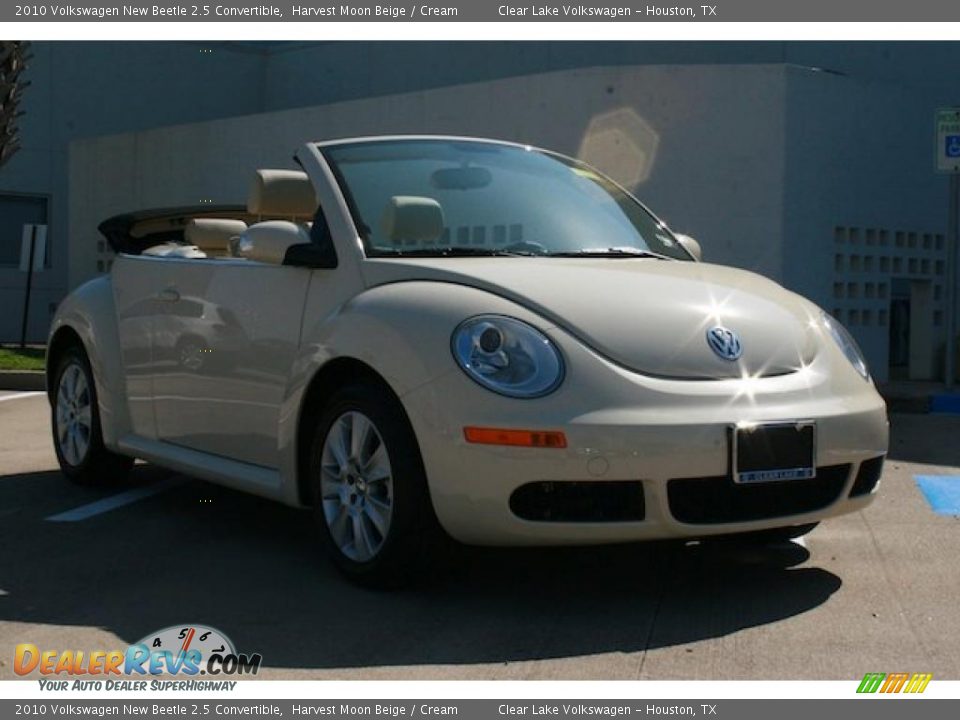 2010 Volkswagen New Beetle 2.5 Convertible Harvest Moon Beige / Cream Photo #9