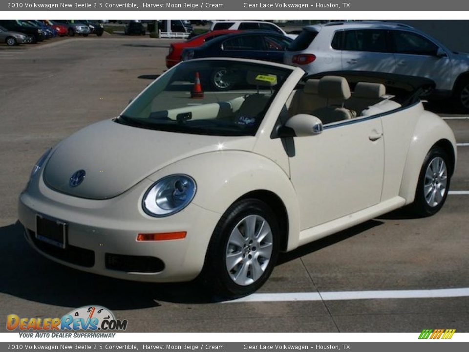 2010 Volkswagen New Beetle 2.5 Convertible Harvest Moon Beige / Cream Photo #11