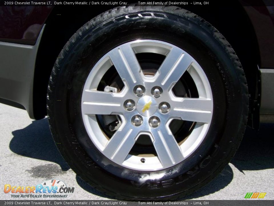 2009 Chevrolet Traverse LT Dark Cherry Metallic / Dark Gray/Light Gray Photo #8