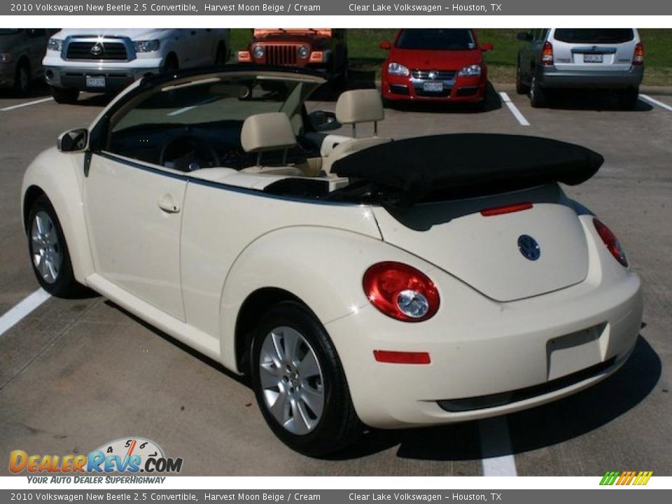 2010 Volkswagen New Beetle 2.5 Convertible Harvest Moon Beige / Cream Photo #13