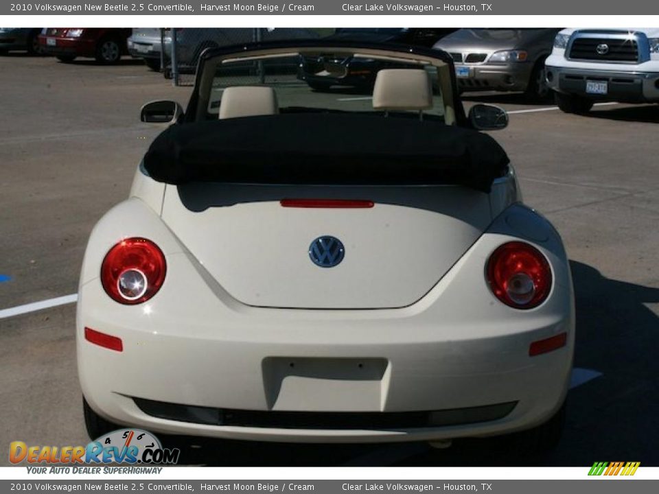 2010 Volkswagen New Beetle 2.5 Convertible Harvest Moon Beige / Cream Photo #14