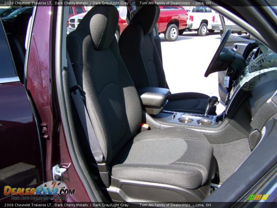 2009 Chevrolet Traverse LT Dark Cherry Metallic / Dark Gray/Light Gray Photo #14