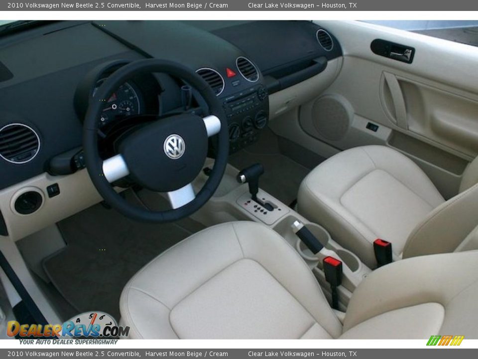 2010 Volkswagen New Beetle 2.5 Convertible Harvest Moon Beige / Cream Photo #18