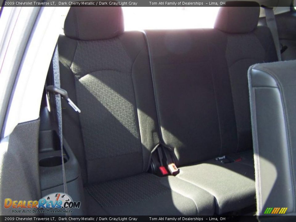 2009 Chevrolet Traverse LT Dark Cherry Metallic / Dark Gray/Light Gray Photo #15