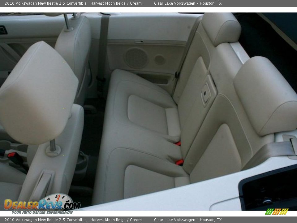 2010 Volkswagen New Beetle 2.5 Convertible Harvest Moon Beige / Cream Photo #20