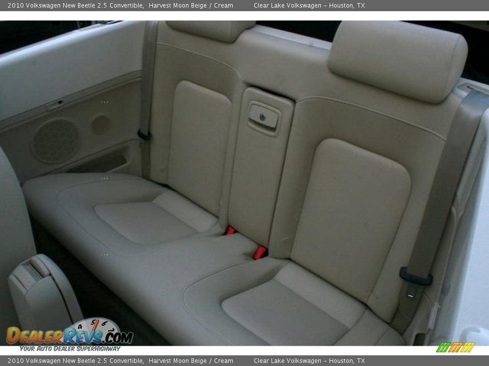 2010 Volkswagen New Beetle 2.5 Convertible Harvest Moon Beige / Cream Photo #21