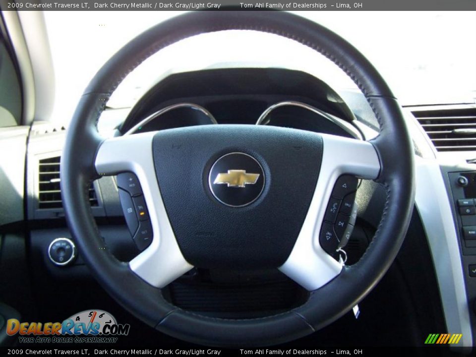2009 Chevrolet Traverse LT Dark Cherry Metallic / Dark Gray/Light Gray Photo #19