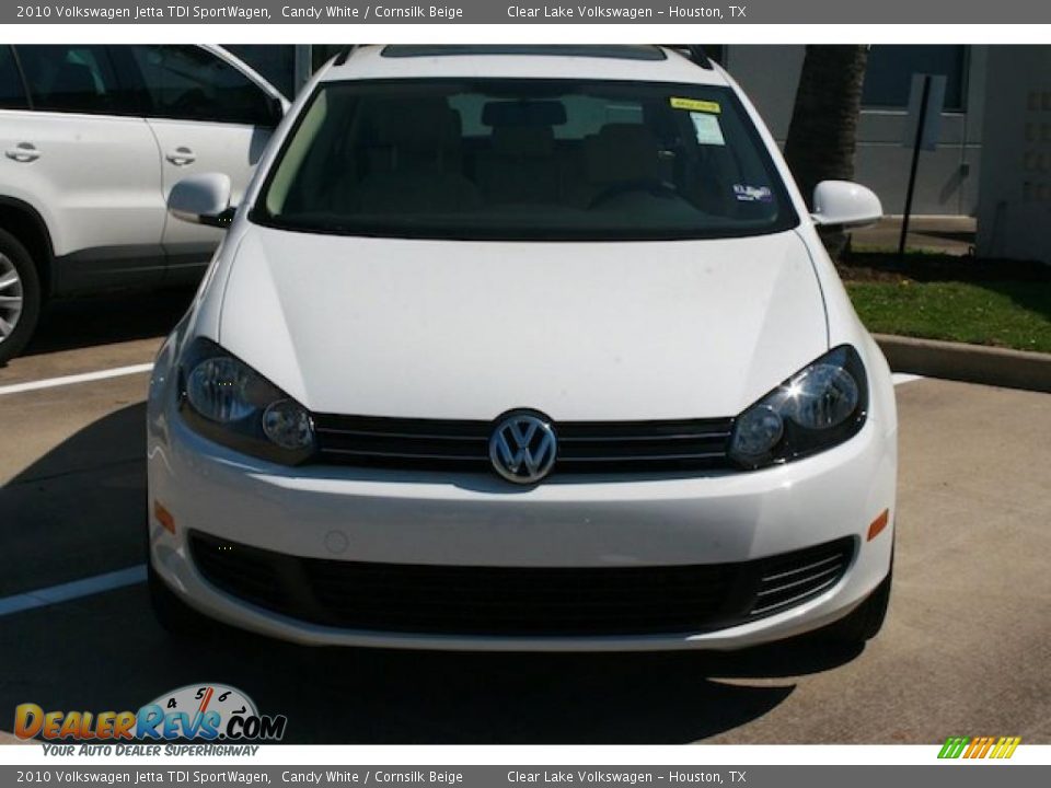 2010 Volkswagen Jetta TDI SportWagen Candy White / Cornsilk Beige Photo #2