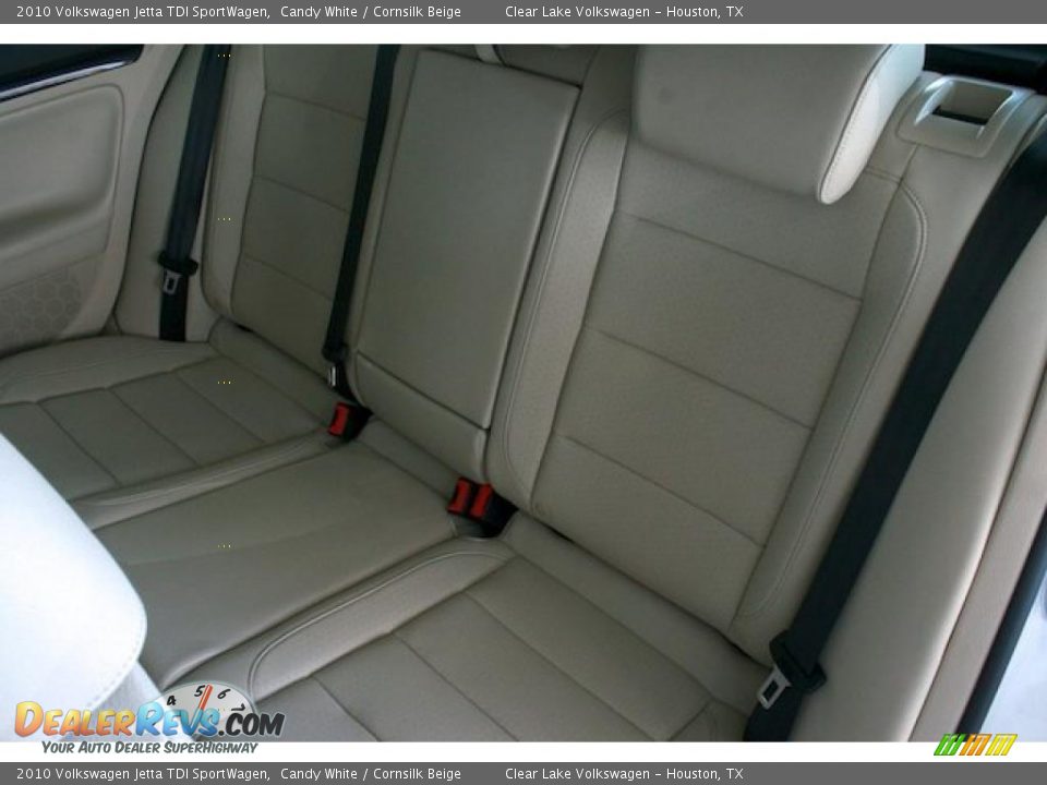 2010 Volkswagen Jetta TDI SportWagen Candy White / Cornsilk Beige Photo #17