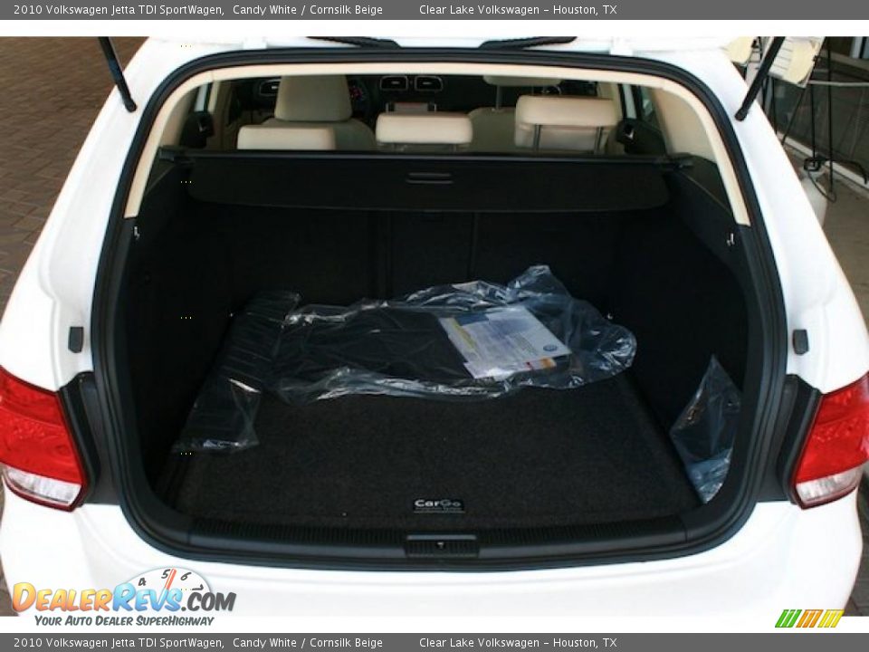 2010 Volkswagen Jetta TDI SportWagen Candy White / Cornsilk Beige Photo #18