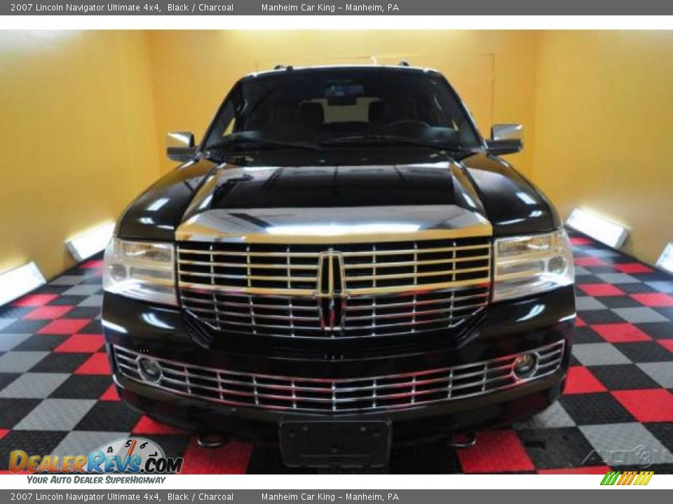 2007 Lincoln Navigator Ultimate 4x4 Black / Charcoal Photo #2