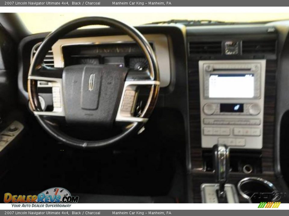 2007 Lincoln Navigator Ultimate 4x4 Black / Charcoal Photo #7