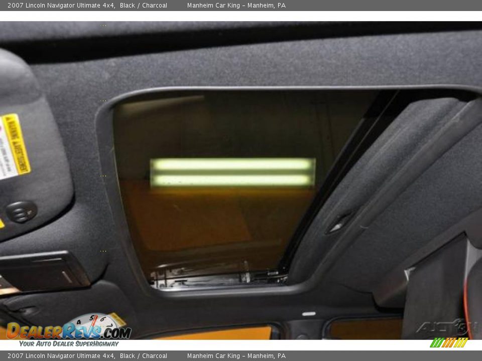 2007 Lincoln Navigator Ultimate 4x4 Black / Charcoal Photo #10