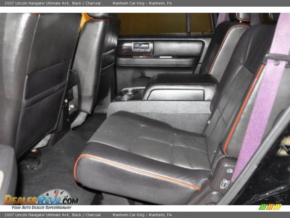 2007 Lincoln Navigator Ultimate 4x4 Black / Charcoal Photo #15