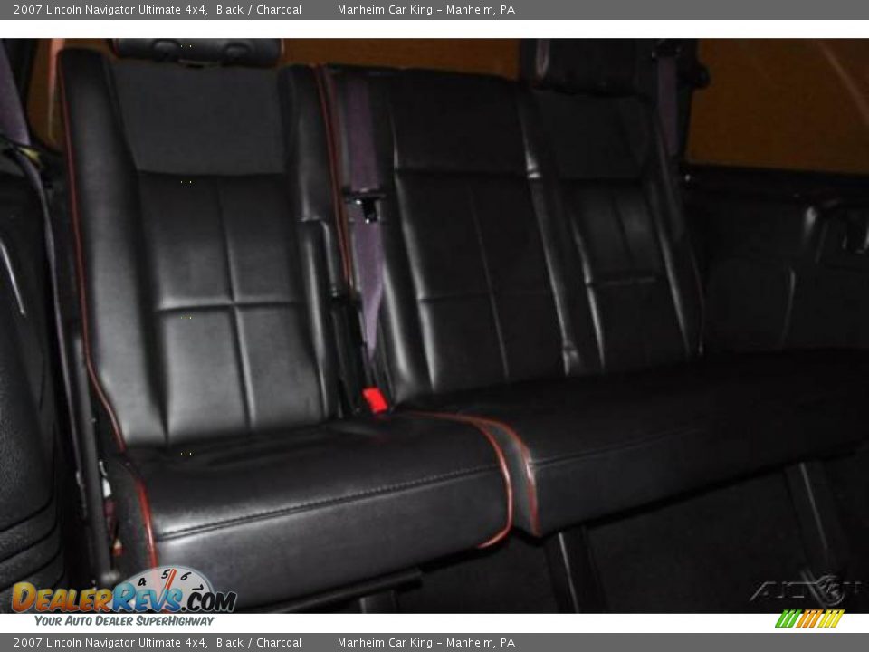 2007 Lincoln Navigator Ultimate 4x4 Black / Charcoal Photo #18