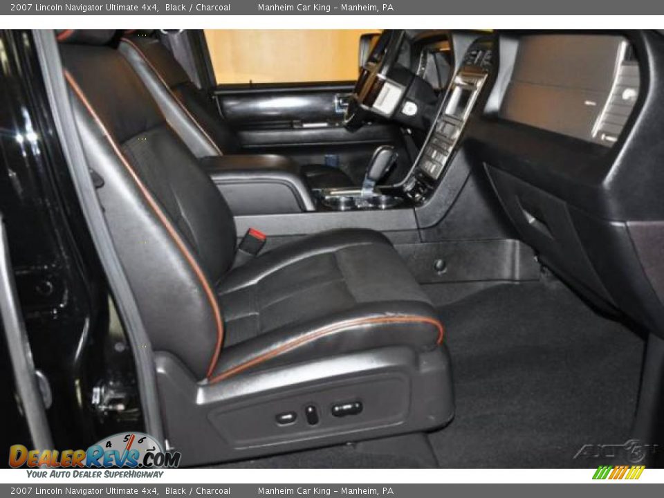 2007 Lincoln Navigator Ultimate 4x4 Black / Charcoal Photo #20