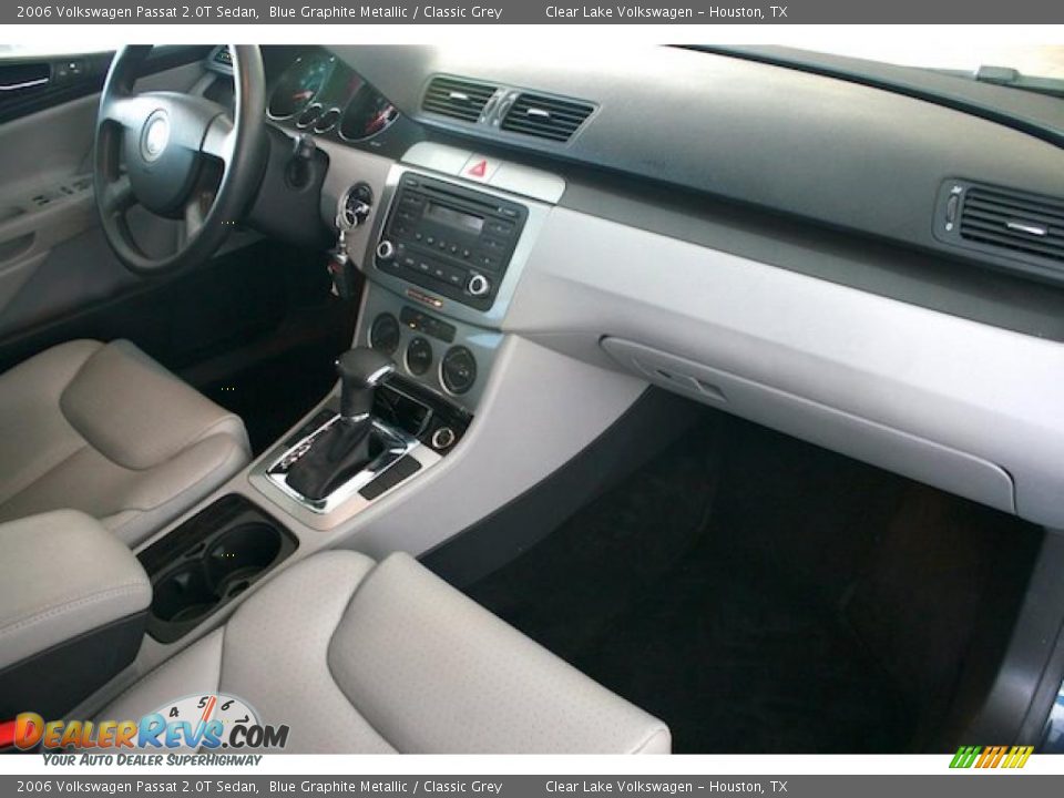 2006 Volkswagen Passat 2.0T Sedan Blue Graphite Metallic / Classic Grey Photo #31