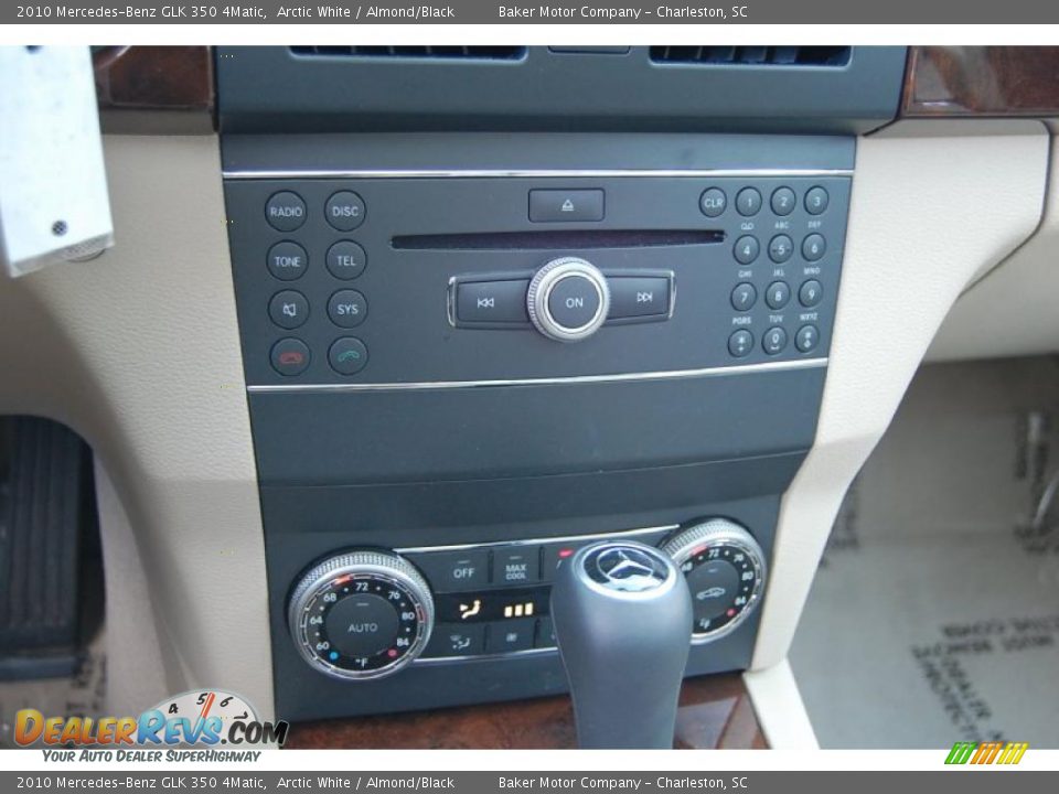 2010 Mercedes-Benz GLK 350 4Matic Arctic White / Almond/Black Photo #22